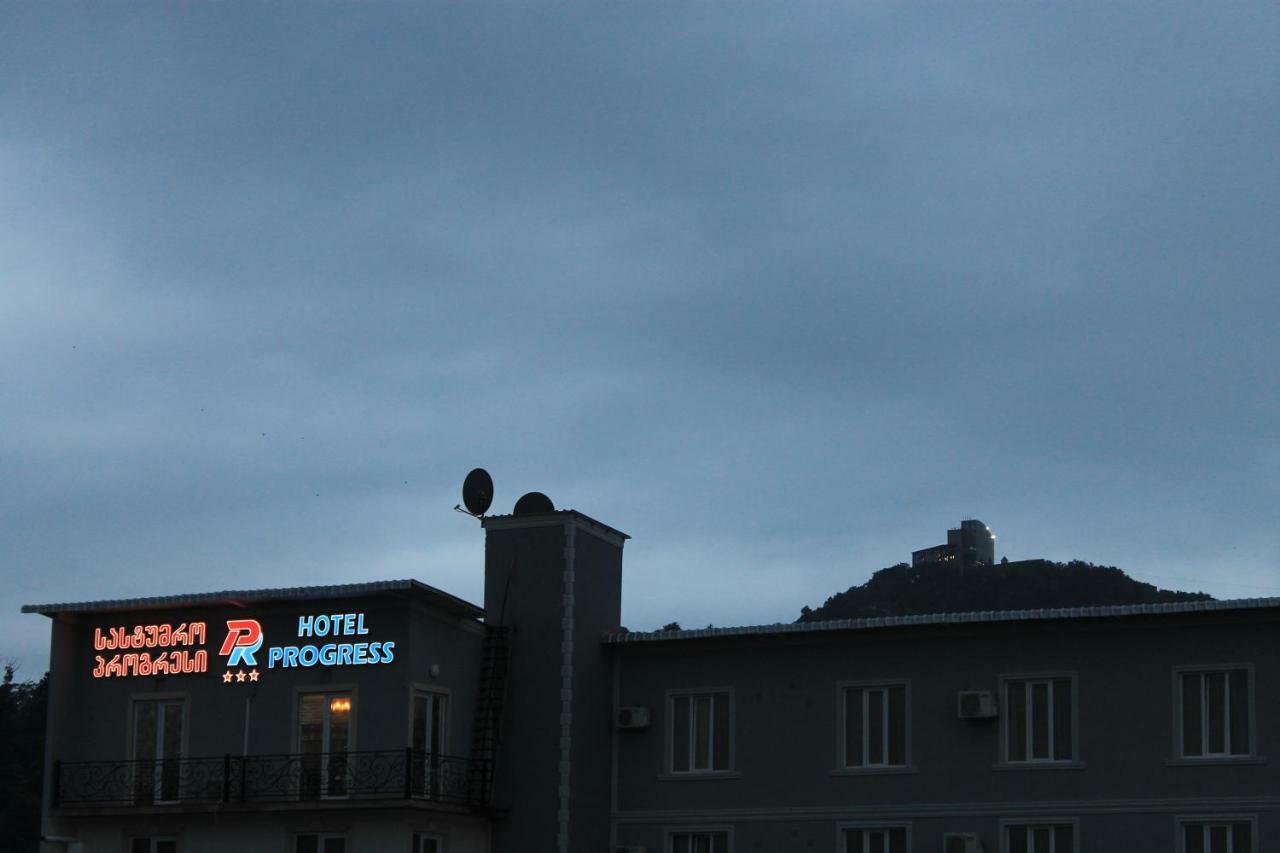 Hotel Progress バトゥーミ エクステリア 写真