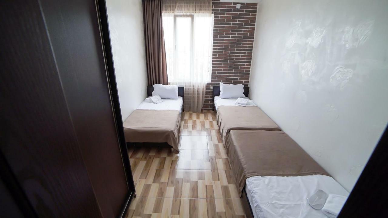 Hotel Progress バトゥーミ エクステリア 写真